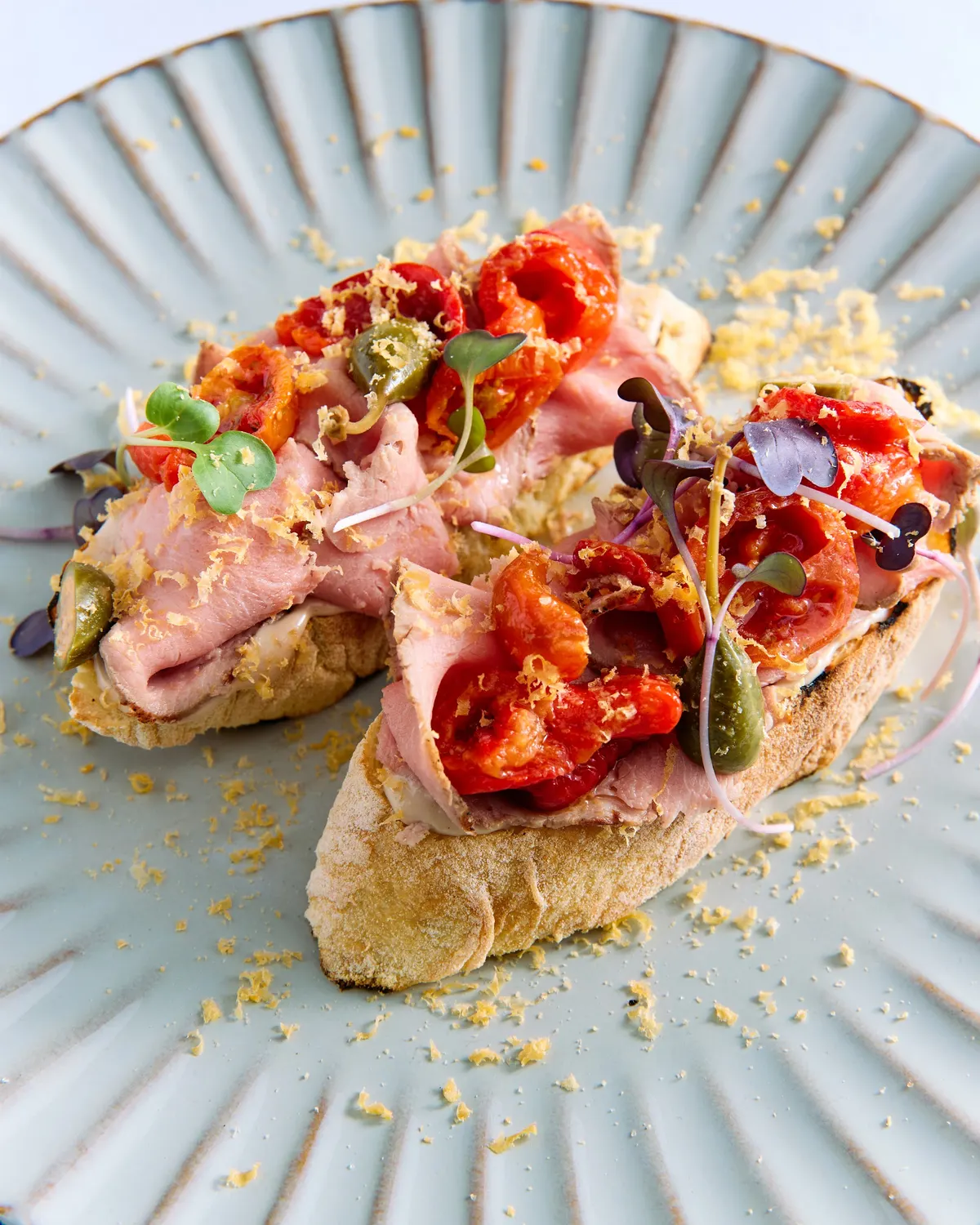 Bruschetta with prosciutto and tomatoes